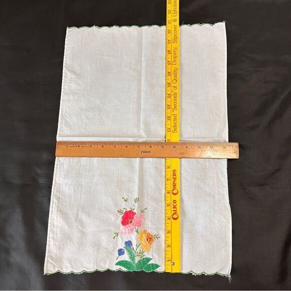 Vintage Handmade Floral Embroidered White Cloth, tray cloth, chair back cloth, - Picture 6 of 6